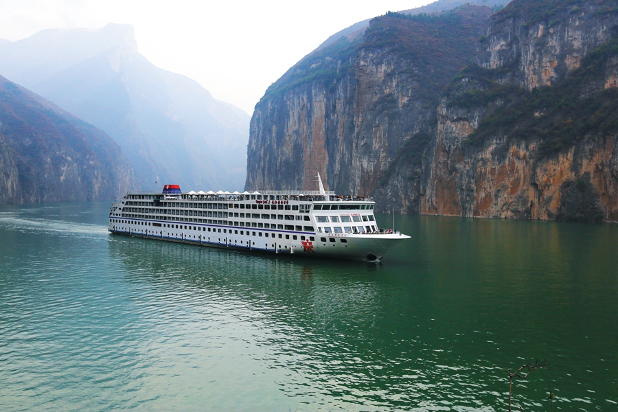 巫山十二峰,巫山县抱龙十二洞探险