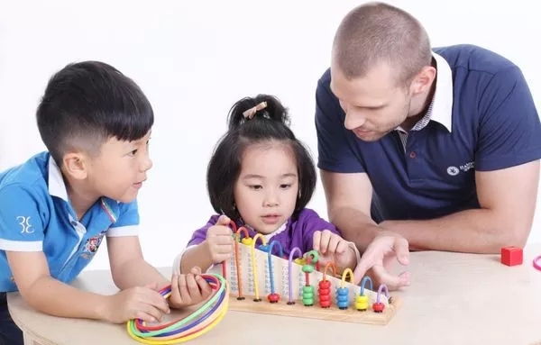 为什么要从小培养孩子学英语？脑科学研究用事实说话！