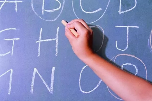 为什么要从小培养孩子学英语？脑科学研究用事实说话！