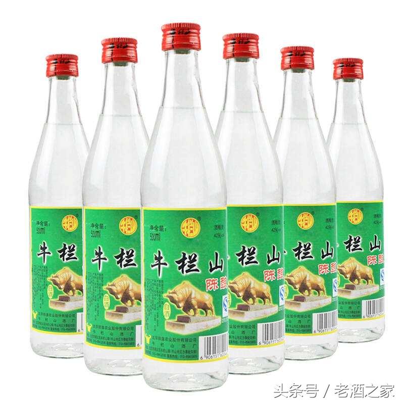 海之蓝好喝还是牛栏山二锅头好喝,牛栏山百年特酿15和海之蓝对比