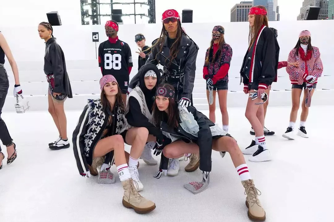 ins风格拍照姿势,推荐ins风拍照姿势