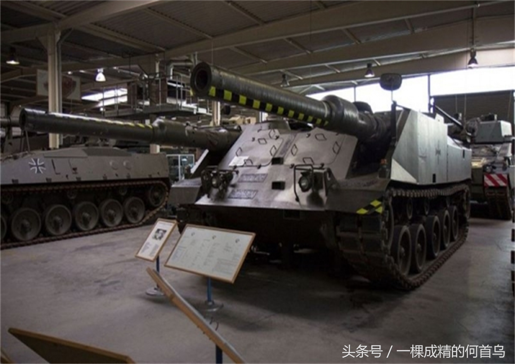 这坦克连炮塔都没有,威力却丝毫不减,比成年男子高个头!