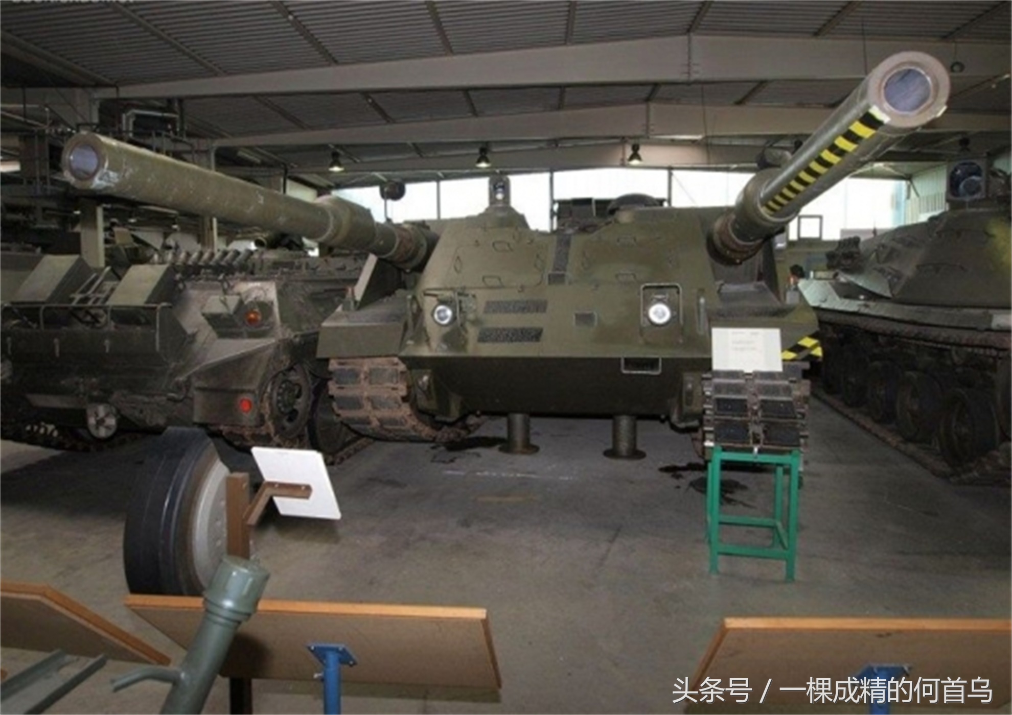 这坦克连炮塔都没有,威力却丝毫不减,比成年男子高个头!