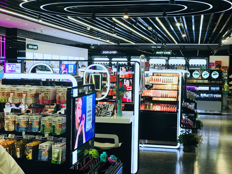 布局几万台美妆自动售卖机,25平米化妆品店的布局与设计