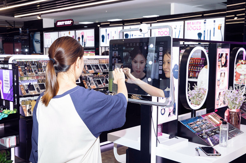 布局几万台美妆自动售卖机,25平米化妆品店的布局与设计