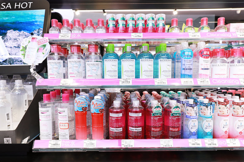 布局几万台美妆自动售卖机,25平米化妆品店的布局与设计