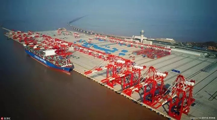 312个足球场大小的港口，一眼望去竟空无一人