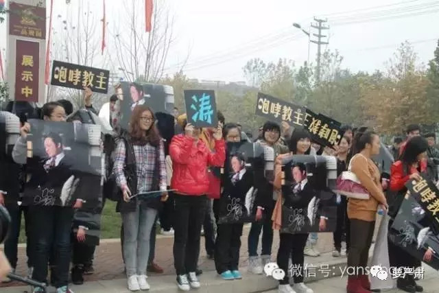 这对夫妻怎么作都不奇怪了,心痛的是其他明星为什么要掺和……