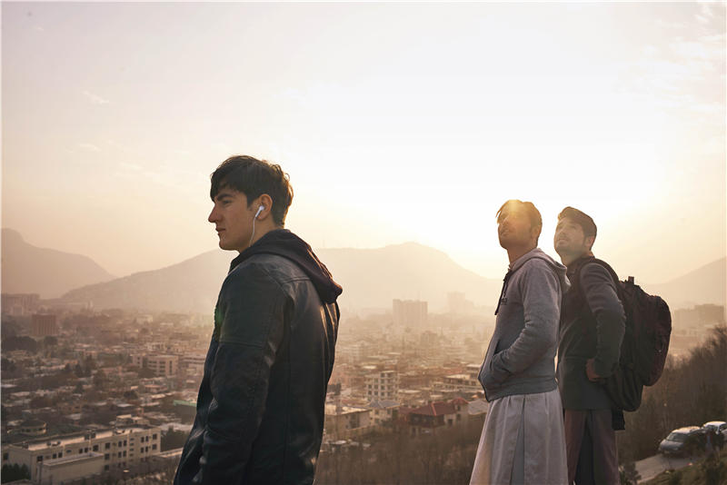 阿富汗靠什么活着,阿富汗到底怎样才是出路