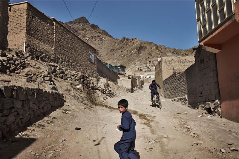 阿富汗靠什么活着,阿富汗到底怎样才是出路