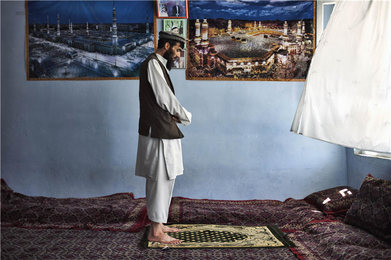 阿富汗靠什么活着,阿富汗到底怎样才是出路