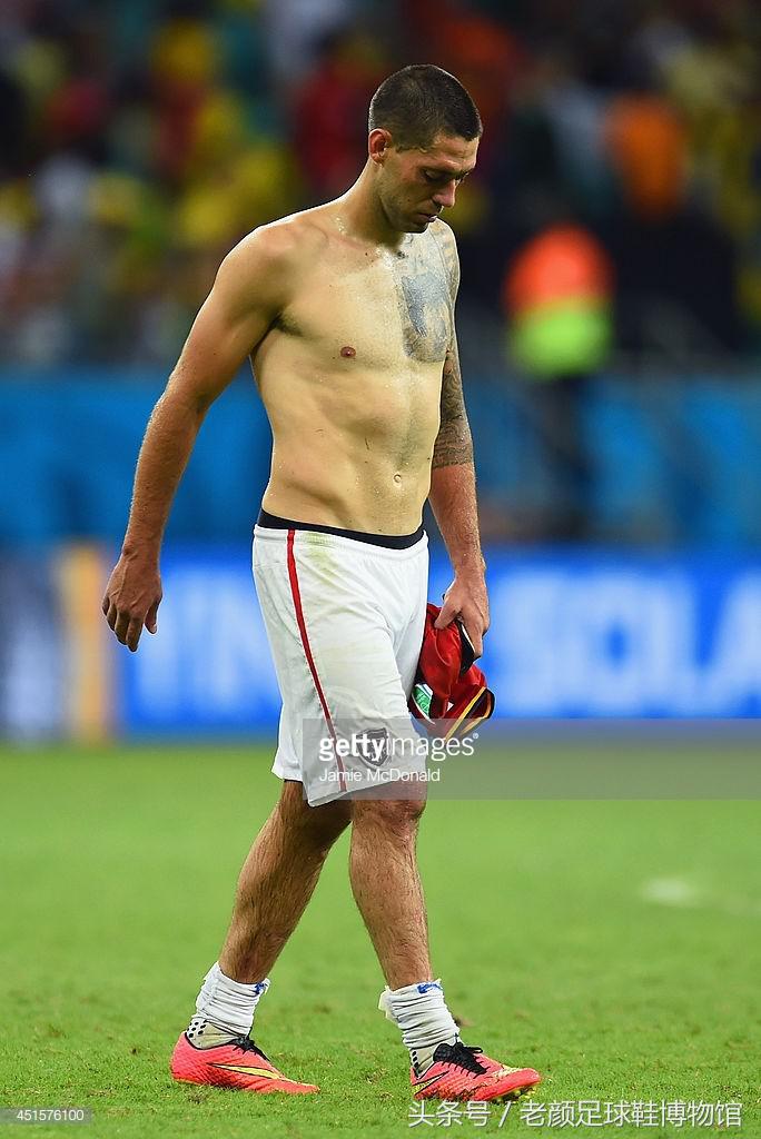 世界杯战靴回顾终结篇，nike水果篮撑死奶牛，鬼牌出鞘一剑封喉