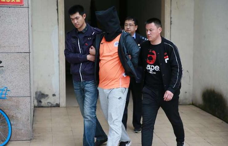 河南警方打掉涉黑“校园贷”集团，学生借两千元不堪骚扰跳楼