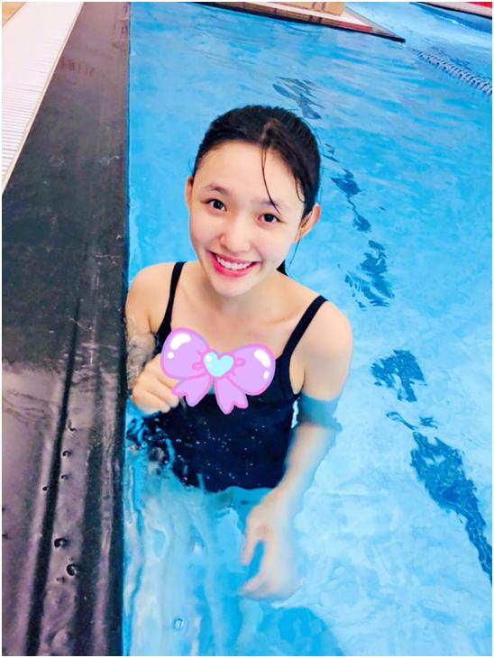 林允晒泳照,林允晒出一组夏日野餐照清纯可人