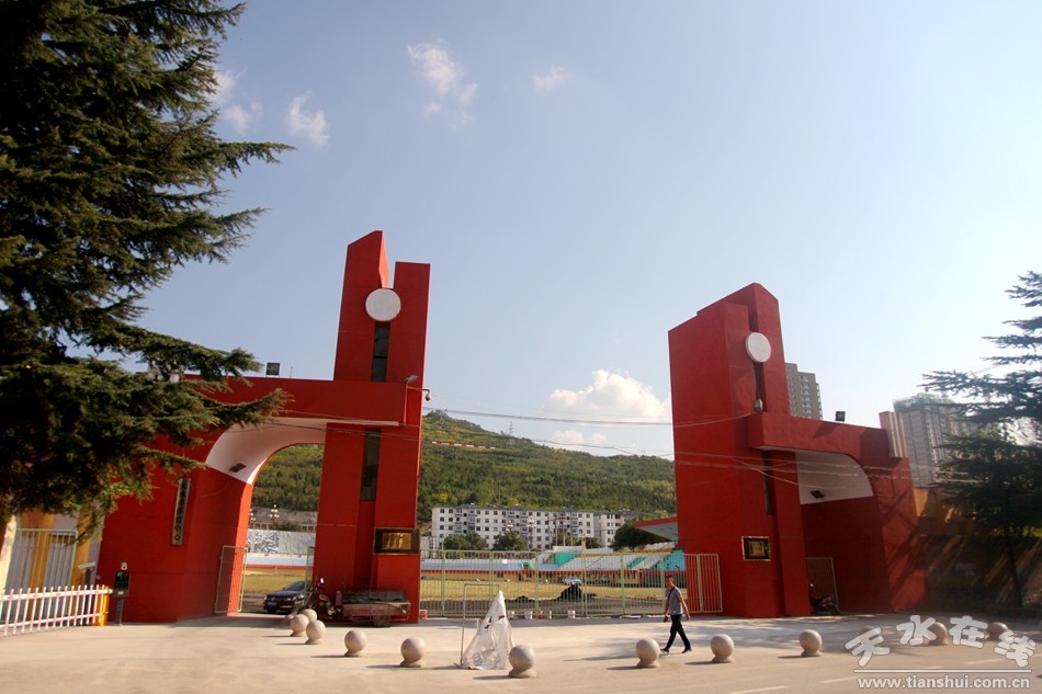 南山体育场改造,南山体育场建设