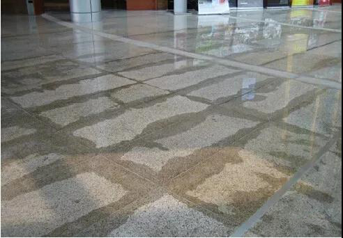 室外地面石材泛碱怎么办,石材铺装泛碱如何处理