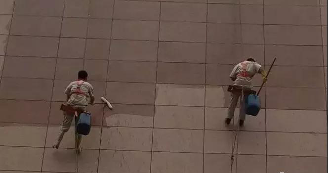 室外地面石材泛碱怎么办,石材铺装泛碱如何处理