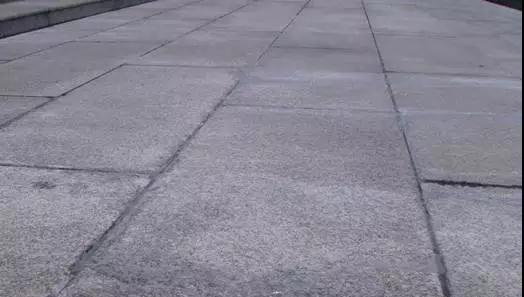 室外地面石材泛碱怎么办,石材铺装泛碱如何处理