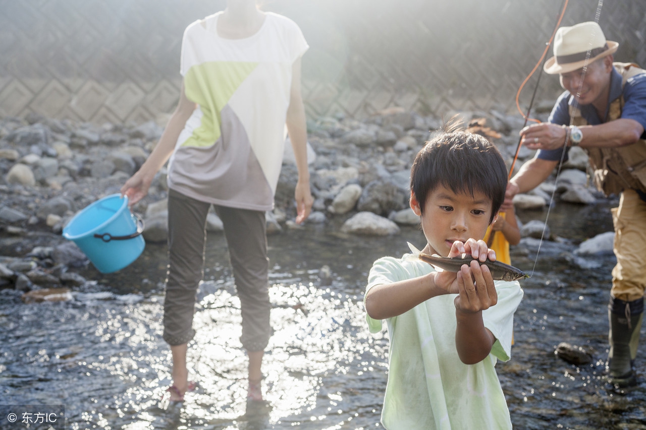 手机游戏开发商设置奖励,令孩子无法自拔,聪明家长3招完美破解