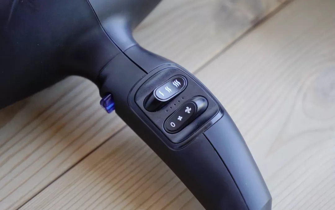 3000块钱的吹风机有必要么,应不应该买好一点的吹风机