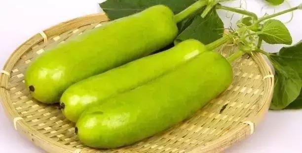 日常中容易引起中毒的蔬菜,这六种蔬菜吃前不焯水等于在服毒