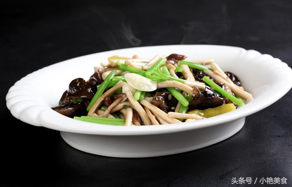 秋天天气干燥试试这款润肤养颜汤,入秋女人吃什么补气补血