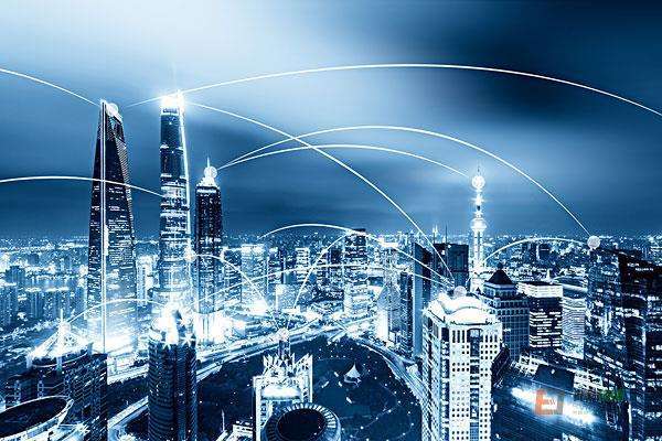 保险与银行哪个有发展前途,现在做平安保险有前途吗