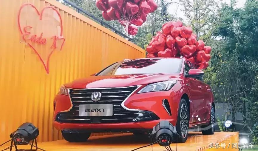 这款两厢车,低趴设计类似小钢炮,配1.6T发动机,比高尔夫能跑!