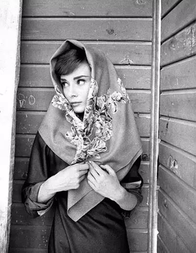 一个女人的品味好不好,要看她会不会玩丝巾!