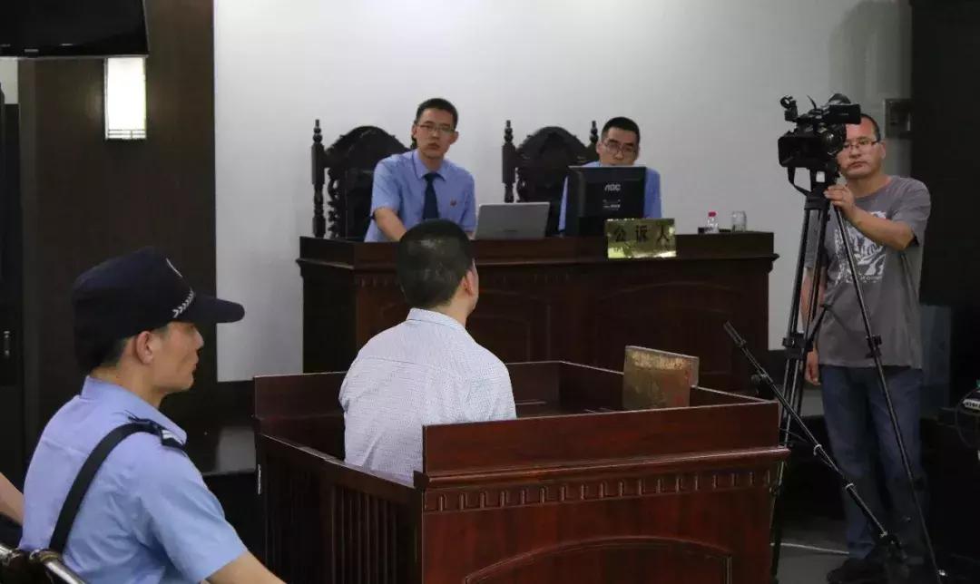 滴滴司机绑架女乘客 (女乘客被滴滴司机绑架)