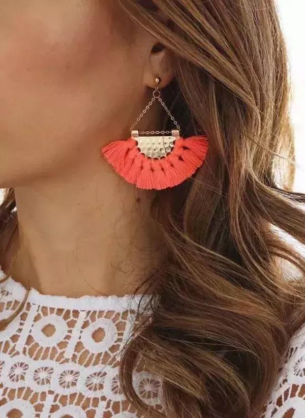 挂流苏三根线脱线了怎么补救,流苏搭配教程