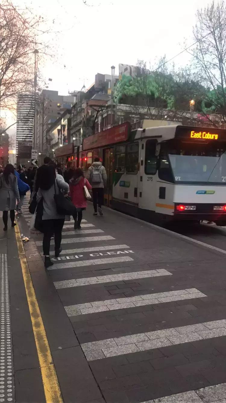 在RMIT学服装，我崩溃了