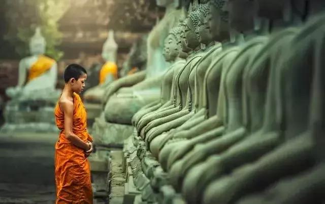 渡人渡己渡红尘,渡人渡己渡众生修身修心修自己