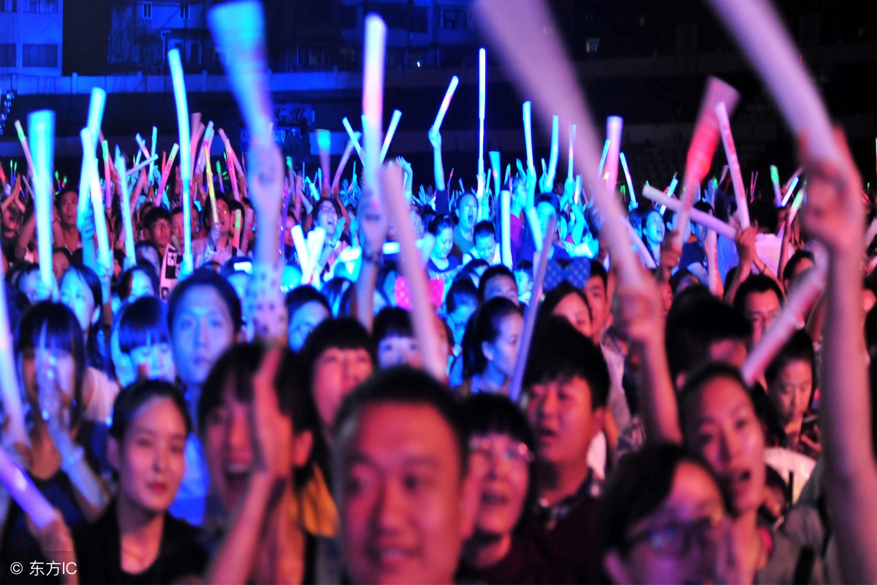 自媒体写八卦赚钱吗,写自媒体很赚钱吗