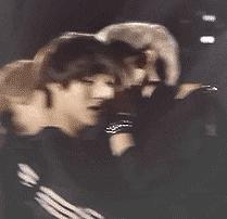 「EXO」「分享」180831我也想有一只会行走的玩偶熊让我亲亲抱抱摸摸他