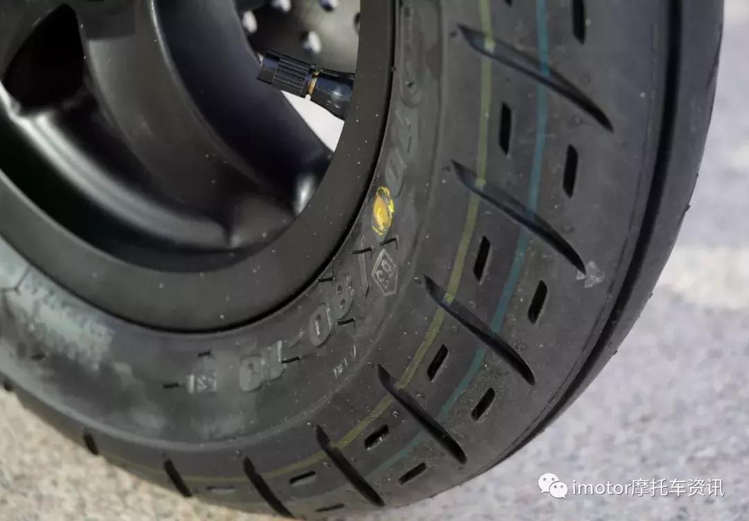 2019款比亚乔zip50,2020款比亚乔liberty150测评