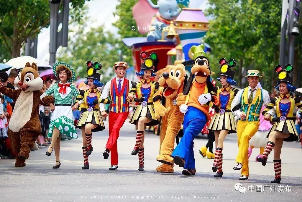 黄山迪士尼门票多少钱,上海迪士尼和黄山哪个好玩