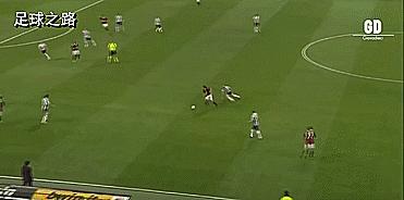 足球教学丨中场球员每天必练的接球方法