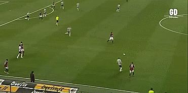 足球教学丨中场球员每天必练的接球方法