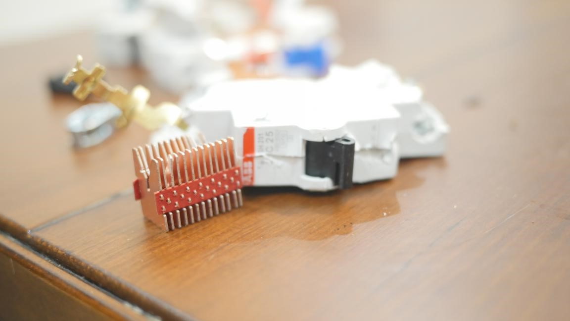 家庭用电保护开关,家庭用电安全卫士