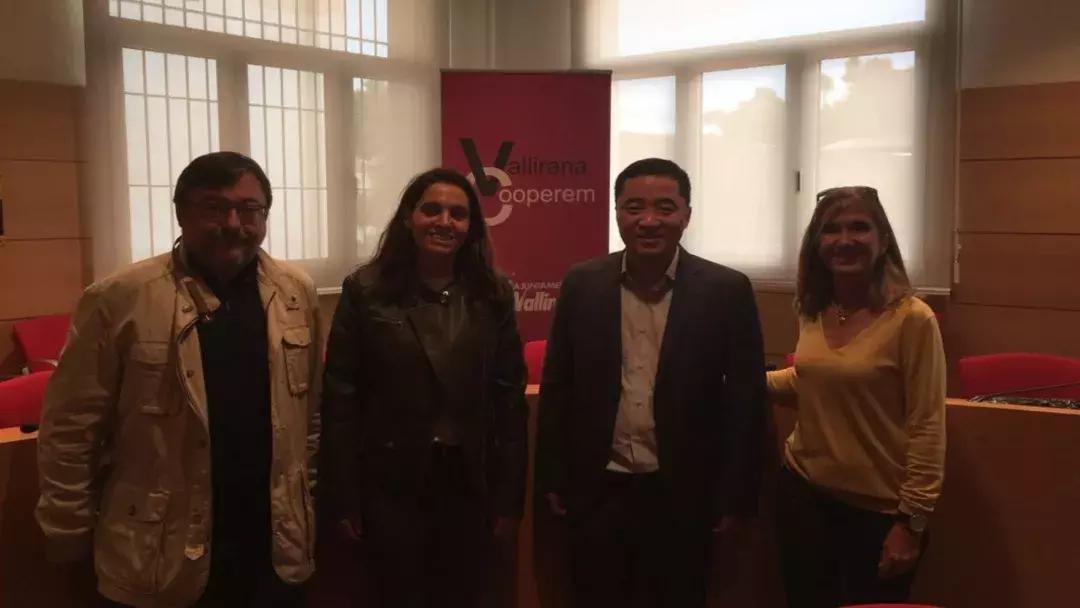 鐧芥墜璧峰浠庢惉鐮栧皬浼欏埌鍦颁骇澶т酣,浠庢湇鍔″憳鍒伴潪甯告湁閽辩殑鍦颁骇澶т酣