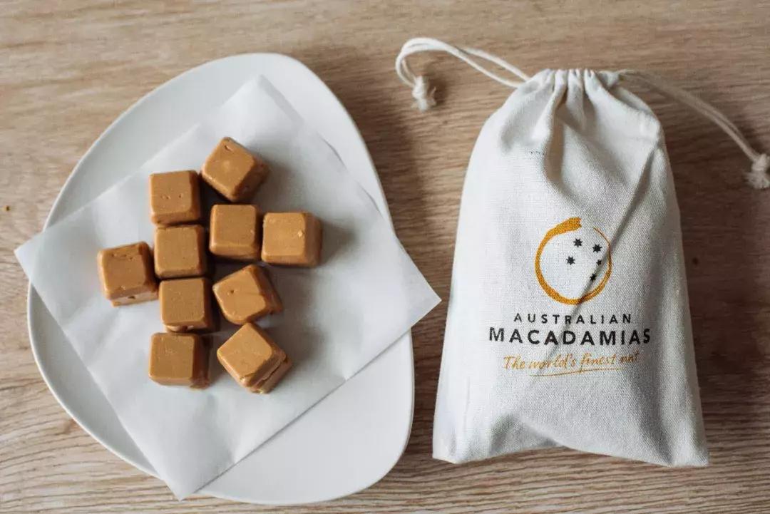 男生叫你多喝热水该怎么怼回去,男生叫你多喝热水穿衣服