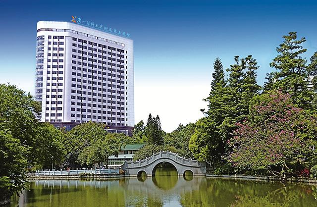 赛特智能配送机器人亮相广州医科大学附属第五医院