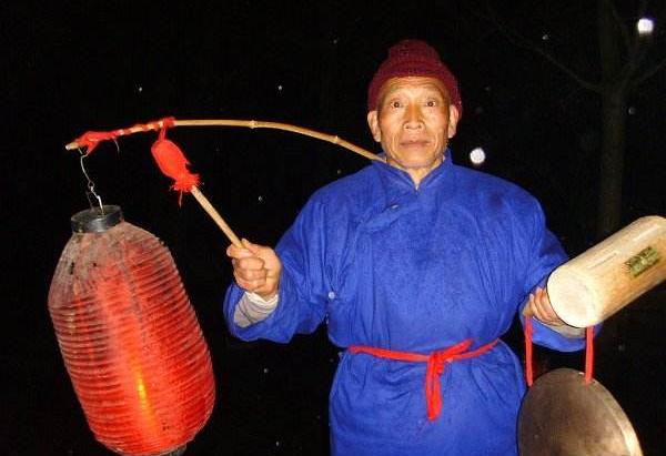 古代晚上打更的东西是什么,古代晚上打更的叫什么