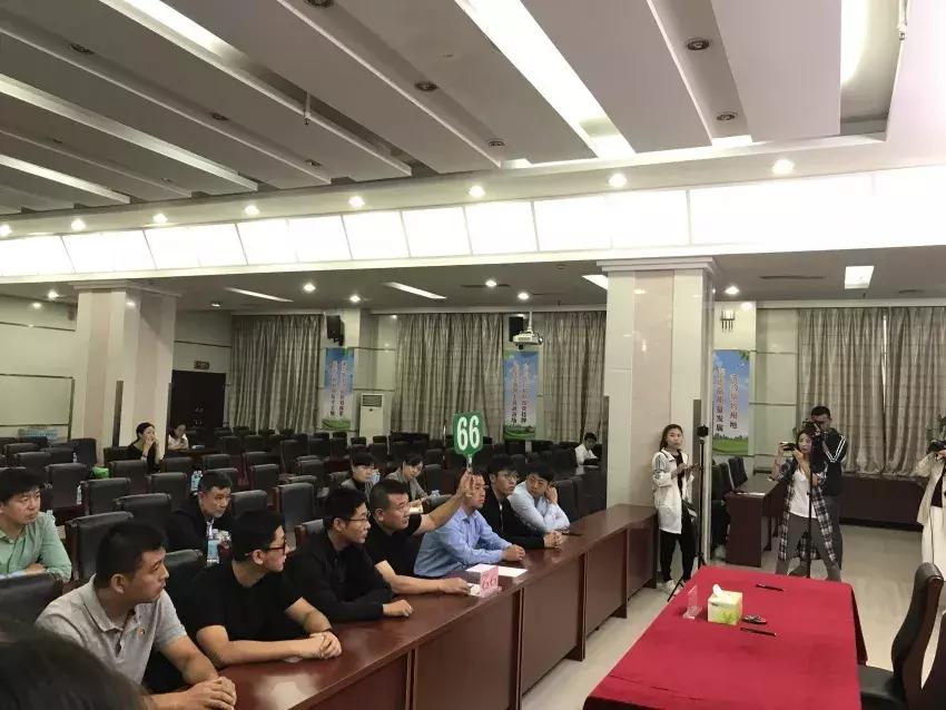 昔日狄村流拍土地，多了百万命运就截然不同？