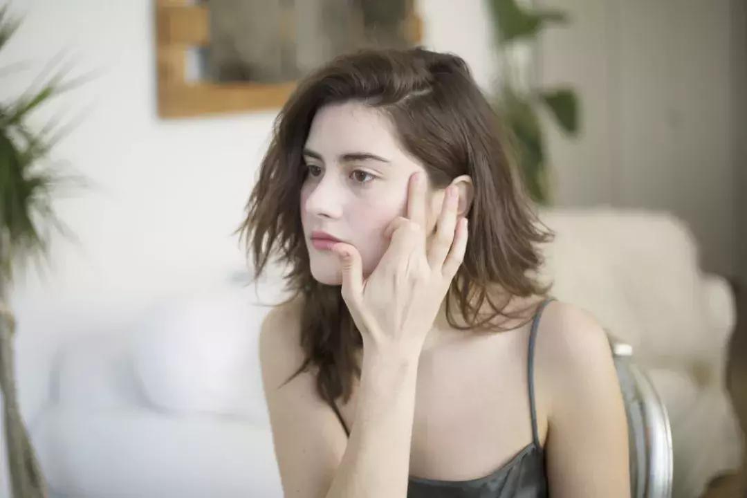 90后女孩践行零垃圾生活,四年产生的垃圾一个玻璃瓶就能装下……