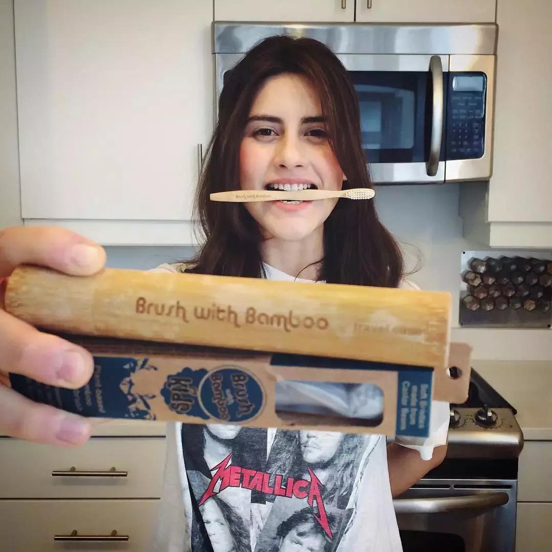 90后女孩践行零垃圾生活,四年产生的垃圾一个玻璃瓶就能装下……