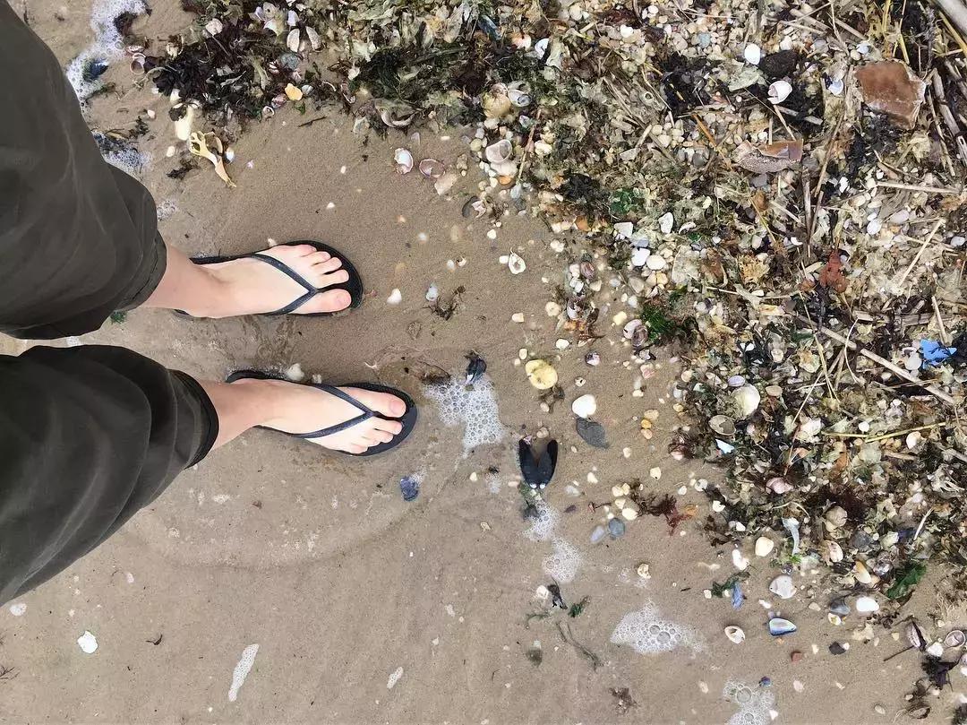 90后女孩践行零垃圾生活,四年产生的垃圾一个玻璃瓶就能装下……