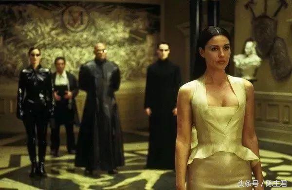 她是全球公认的最性感女神,“裸露”却不情色的人间*物尤**!