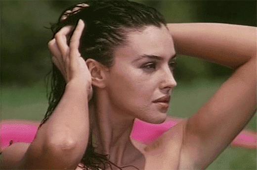 她是全球公认的最性感女神,“裸露”却不情色的人间*物尤**!